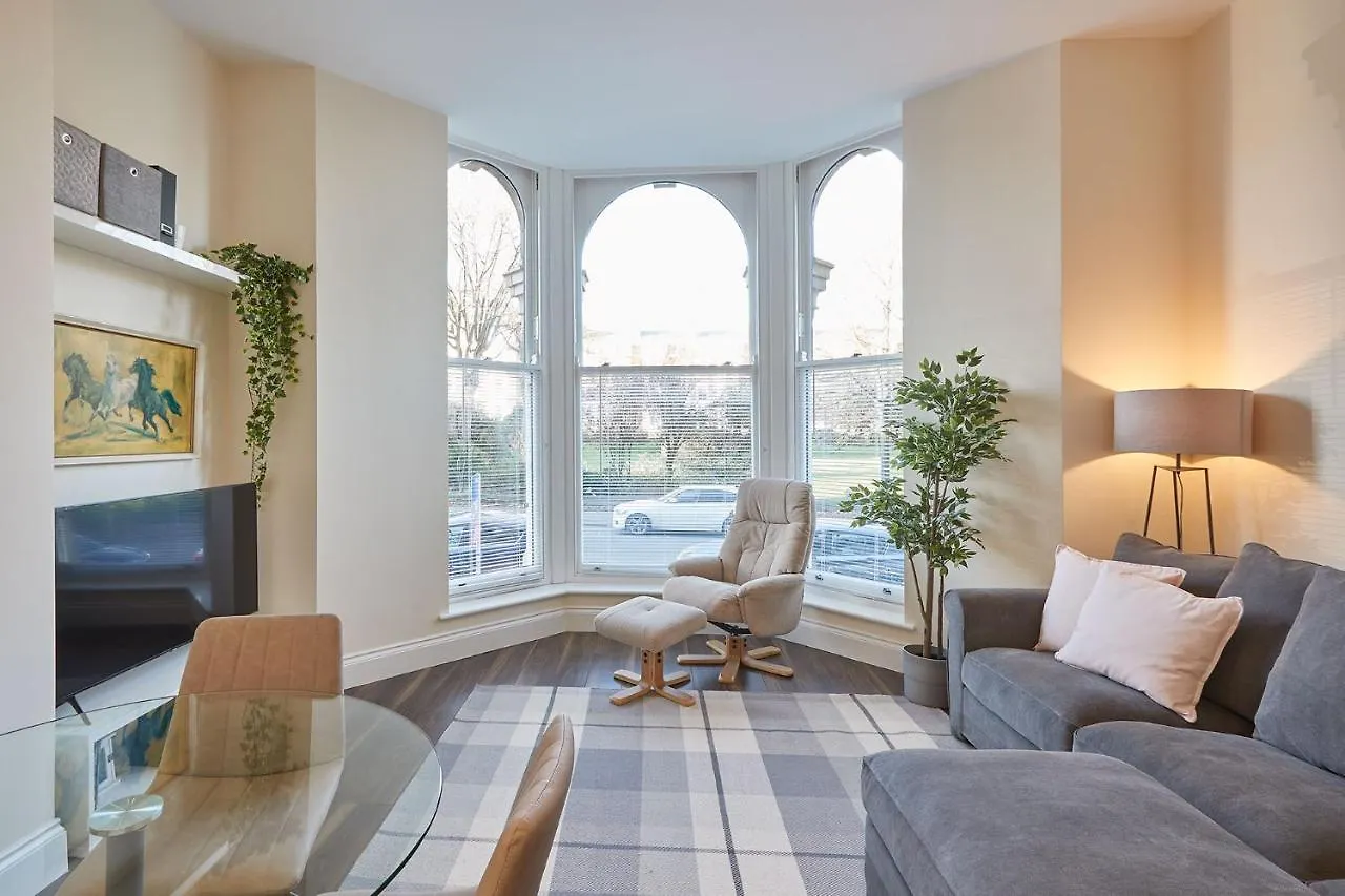 Host & Stay - South Cliff Apartment Scarborough